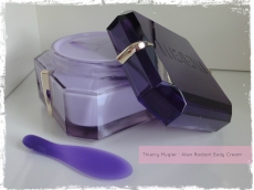 Zoom στο THIERRY MUGLER ALIEN RADIANT BODY CREAM 200ml