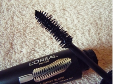 Zoom στο LOREAL MEGA VOLUME COLLAGENE 24H MASCARA EXTRA BLACK 9ml