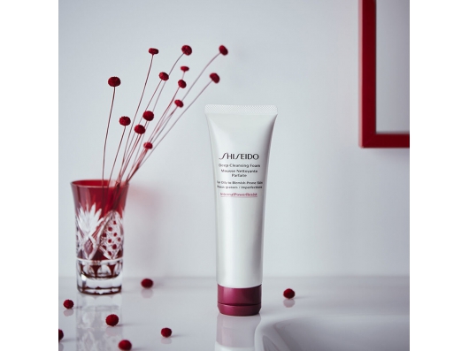 Zoom στο SHISEIDO DEEP CLEANSING FOAM 125ml