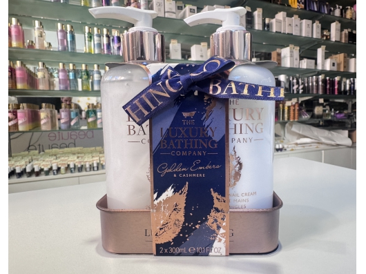 Zoom στο THE LUXURY BATHING COMPANY GOLDEN EMBERS & CASHMERE HAND WASH 300ml & HAND and NAIL CREAM 300ml (GIFT SET)